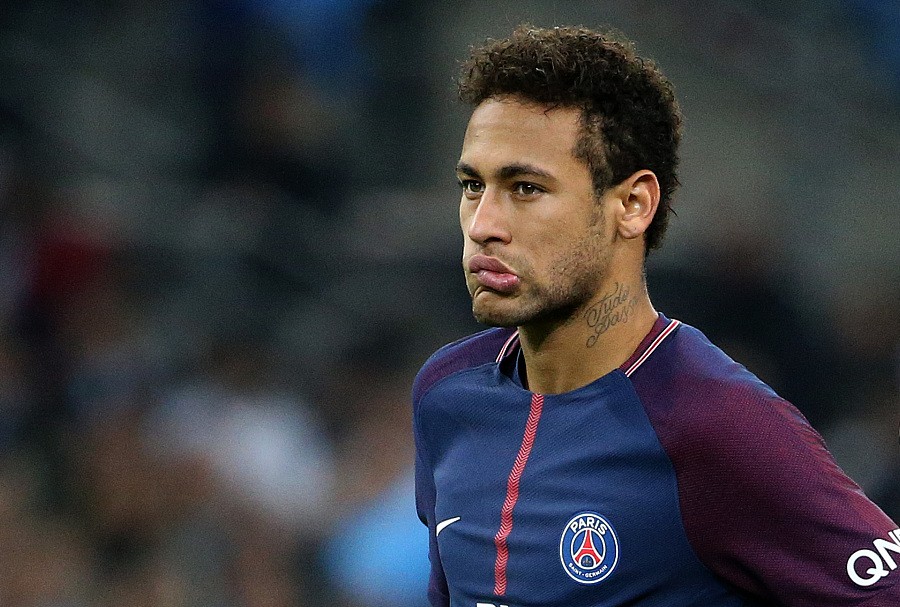 金球奖后再戴冠！登贝莱荣膺2025年FIFA年度最佳球员（金球加身再封王！登贝莱当选2025年FIFA年度最佳球员）