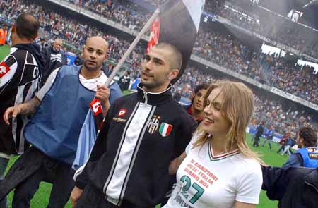 逆转！30岁锋霸独造2球，西甲豪强连进3球，欧冠翻盘