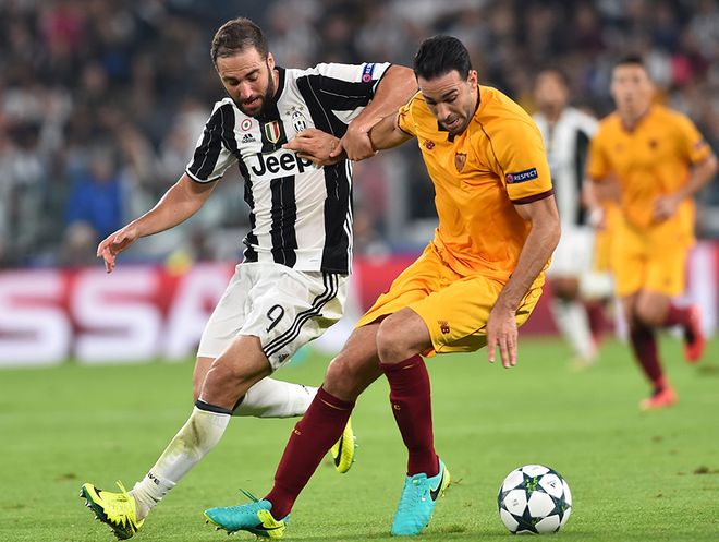 38岁梅西依旧掌控比赛，用瞬间决定胜负，展现非凡实力。