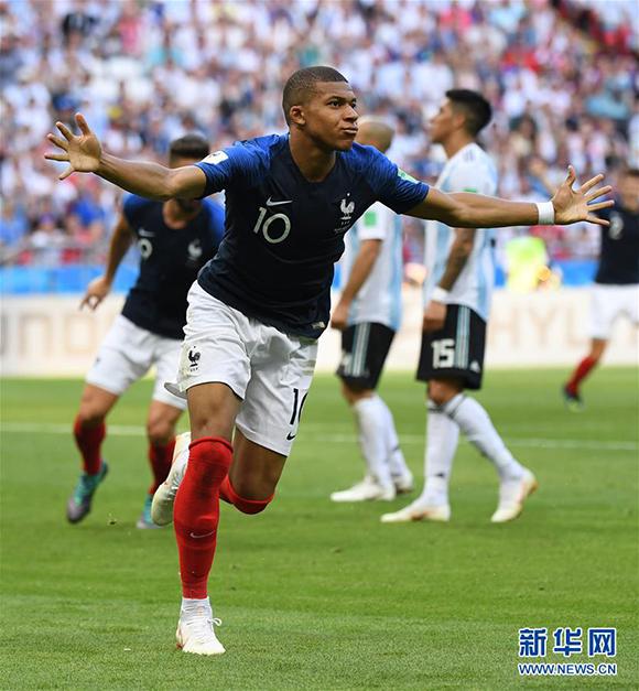 半场：米兰1-2都灵，拉比奥世界波，托莫里送点，莱奥伤退