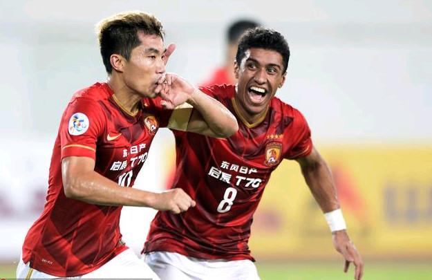 西媒：曼城总想把埃切维里送到赫罗纳，但球员一直有抵触（西媒称曼城欲将埃切维里送至赫罗纳，球员始终表示抗拒）