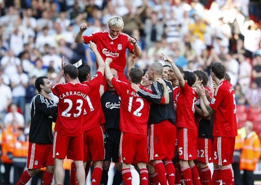 欧冠：皇马客场2-0完胜国际米兰（欧冠客场告捷：皇马2-0击败国际米兰）