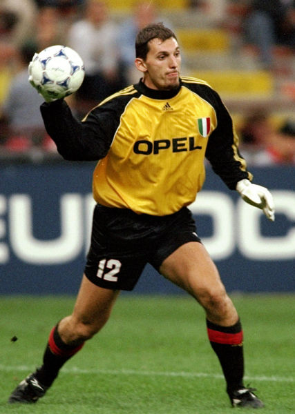 河南队本赛季通过定位球总计打入29球，位列中超所有球队之首（河南队本季定位球斩获29球，居中超第一）