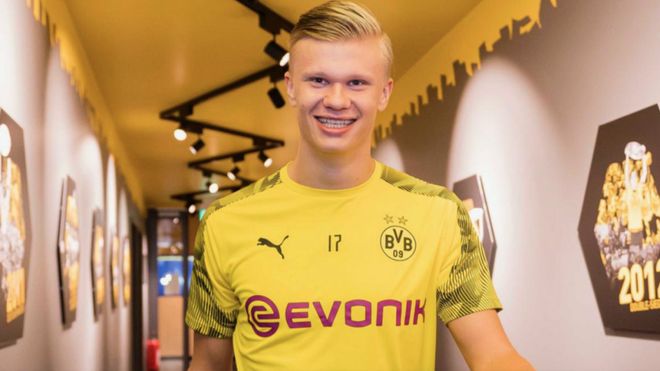 喀麦隆非洲杯大名单：姆伯莫领衔，巴索戈在列，奥纳纳无缘