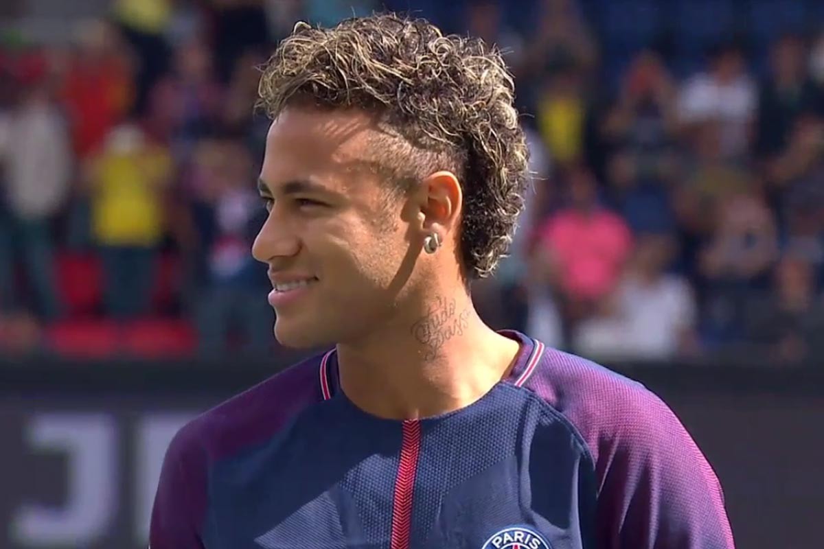 里程碑，颜骏凌已为上海海港出战500场比赛