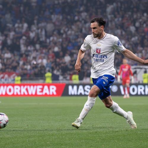 法比奥庆祝足协杯夺冠：将永远存在的时刻，一切荣耀归于上帝